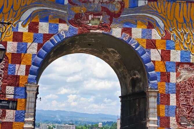 Tour in Chichicastenango market - 11:30 AM: St. Thomas Church and living faith