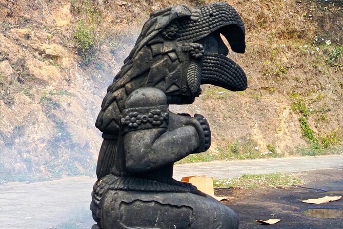 Tour in Chichicastenango market - 12:15 PM: a short lunch with pepián