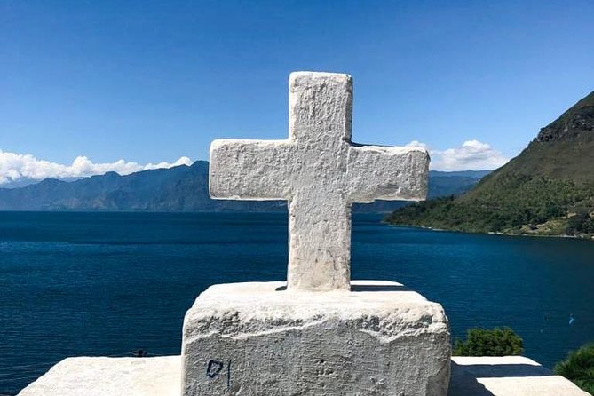 Tour of Scenic Villages: Santa Catarina and San Antonio Palopó - San Antonio Palopó: murals, tradition, and the lake