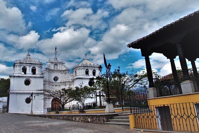 Tour of towns around Antigua Guatemala and Hobitenango - San Pedro Las Huertas and the Old City